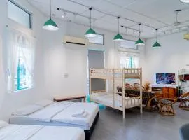 Aru corner 6B1BR Tanjung aru town kota kinabalu
