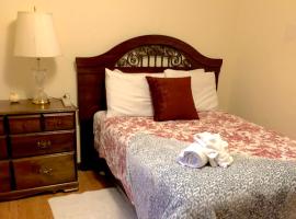 Glacier Guest Room - PRIVATE ROOM IN SHARED HOUSE REDUCED PRICE ON TOURS, hotel di Juneau