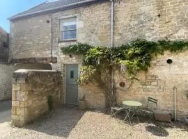 Wisteria Cottage - 2 bed near Bath & many NT sites