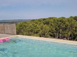 La parenthèse, hotel v destinaci Beaucaire