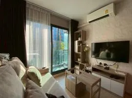 Sukhumvit Apt Pool&Gym Wi-fi Free bus to BTS