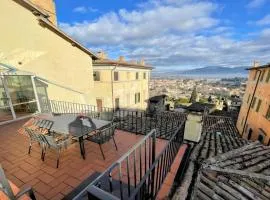 6 guests apt with terrace in pedestrian historic centre of Spoleto