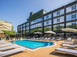 M1 Club Hotel