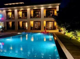 Tropical nest luxury abode