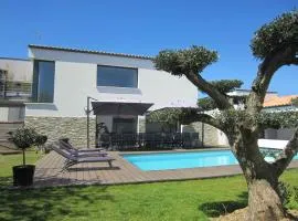 Villa piscine chauffée et spa en options