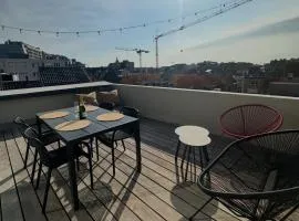 Charming Penthouse - Sunny - Terrace - Close to Sea and Restaurants