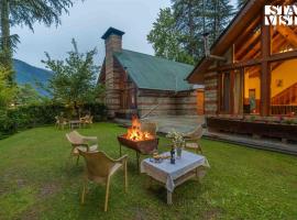 StayVista at Retreat Cottages 6 & 3 BR cottages with Bonfire and Lawn, hotel i Manāli