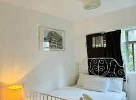 Spacious House Near Soho & PmQ