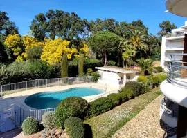 Apartment Blue Riviera - am Strand mit Meerblick und Pool by Riviera HomeLife
