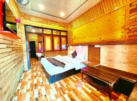 NAINITAL HOTEL NAINI LAKE ! VIEW - Best Location and Prime Room Quality - Restaurant - Excellent Customer Service - A Top Rated Hotel In Nainital, hotel v destinaci Nainital