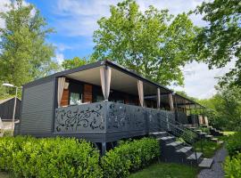 L&A Mobile House, hotel in Metlika