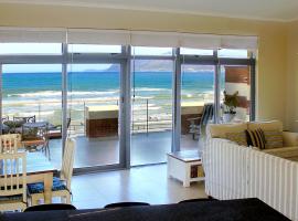Bluebird Empire Penthouse, ξενοδοχείο σε Muizenberg