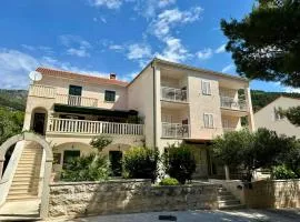 Apartments Villa Adria Bol