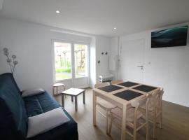 G&icirc;tes La Source du Rey avec terrasse et jardin, Luxushotel in Remoncourt