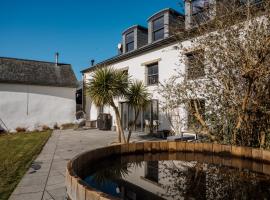 5 Star Large Farmhouse Near The Beach With Hot Tub & Sauna - Porth, Near Newquay, hotel in Saint Columb Minor