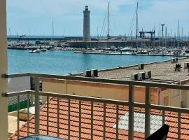 ''Le Phare''grand T3 vue imprenable sur le port et la mer !