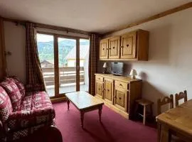 Appartement T2 proche des pistes avec balcon et accès Wi-Fi - FR-1-807-71