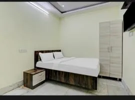 HOTEL PREMIUM SNA INN Near Metro Sation Charbagh - Free Wifi Facilities - Fully Air Conditioning Room - Room Service and Excellent Customer Service Awarded - Book Now