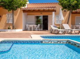 Apartamentos Island, ξενοδοχείο σε Cala en Blanes