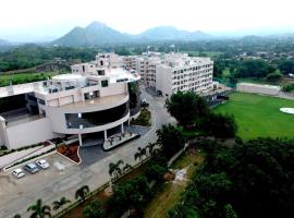 Spectrum Resort & Spa, Udaipur: Udaipur şehrinde bir otel