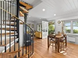 Coton Cottage on the waterfront - Ocean views