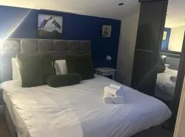 Jacuzzi Retreat Watford ,6 Pax
