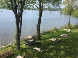 Au p'tit cocon sur le lac, hotel v destinaci Magog-Orford