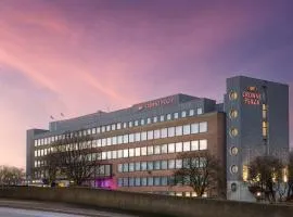 Crowne Plaza London Ealing by IHG