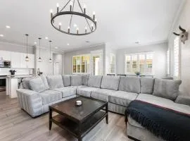 Goodyear Getaway W Hot Tub and 6 min from Ball Park!