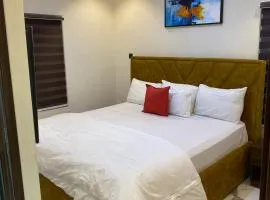 Luxury & Modern Self Check-In Apts near Airport M02b