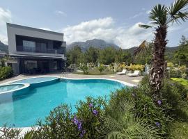 Canyon Villa Göynük Kemer Antalya with Pool, hotel v destinaci Antalya