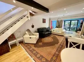 Luxe 4 Bedroom House with 4 Bathrooms - Elizabeth Line & Acton Central stations at walking distance