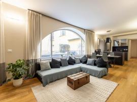 Piazza Castello 200 sqm - Terrace - Jacuzzi, hotel a Torino