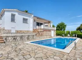 P37 Villa
