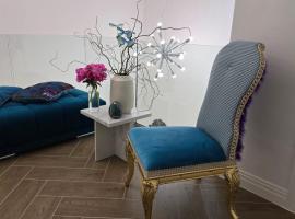 Villa Marmont Karlovac Luksuzni Smještaj na Top Lokaciji s Parkingom i Self Check inom，位于卡尔洛瓦茨的旅馆