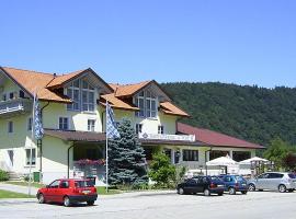 Gasthof Hotel zur Post, hotel v destinaci Erlau