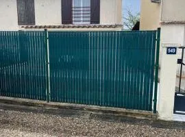 Mini villa au bord de la mer, proche Moriani (Corse)