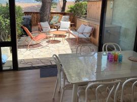 Mazet de la calanque CAVALAIRE, hotel i Cavalaire-sur-Mer