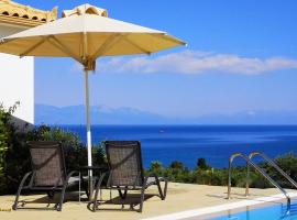 The Iconpainter Peroulia Villa โรงแรมในKómpoi