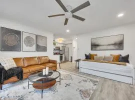 "Peachtree Perch" Dtown Condo w Balcony, Sleeps 4