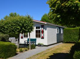 Chalet de Zeeuwse Zon, hotelli, jossa on uima-allas kohteessa Baarland