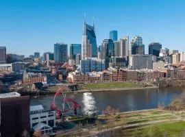 Studio Retreat for 4 Near DT Walk to Broadway