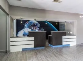 Platinum Inn & Suites Webster