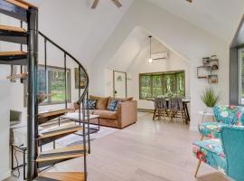 South Salem Vacation Rental with Furnished Deck!, ξενοδοχείο σε South Salem