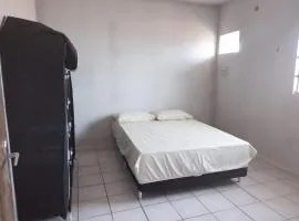 Apt 2 qts barato e estac gratis - Térreo