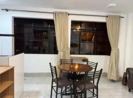 Surapata céntrico Lounge