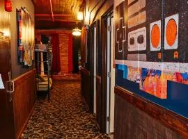 Broadway Penthouse 4br 3bth 2500 SF