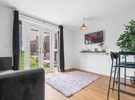 Lotus Haus - Wellington Homes - with off road Parking