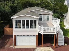 Sunset Shore House Second Floor, ξενοδοχείο σε West Cape May