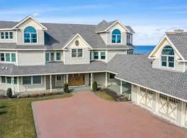 Luxury On The Bay
